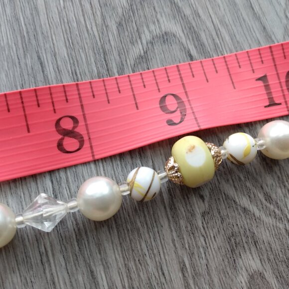 Vintage Faux Pearl Yellow Beaded Necklace Double Strands Rockabilly Retro Glam - Picture 11 of 11
